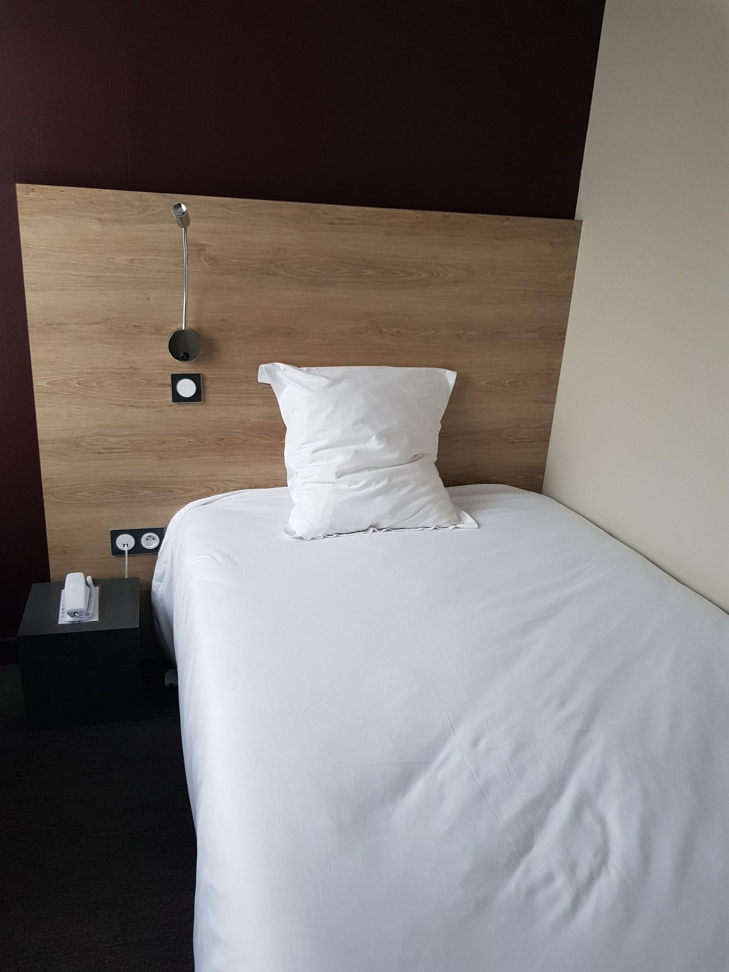 Logis Hotel A La Bonne Auberge Λαβάλ Εξωτερικό φωτογραφία