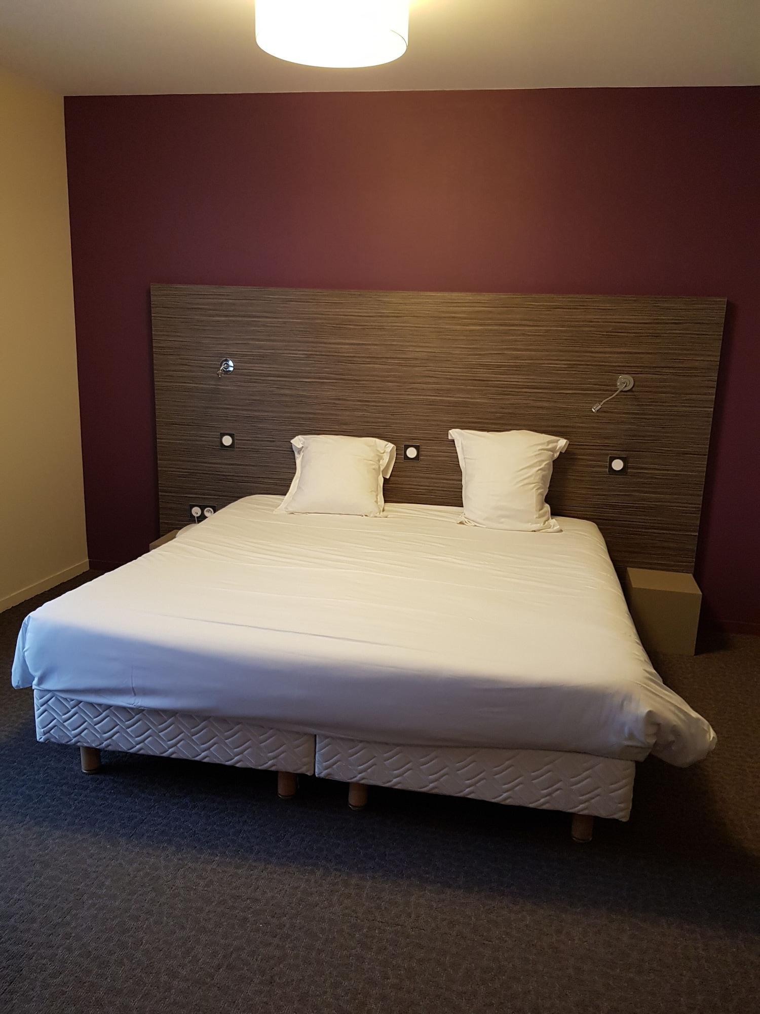 Logis Hotel A La Bonne Auberge Λαβάλ Εξωτερικό φωτογραφία