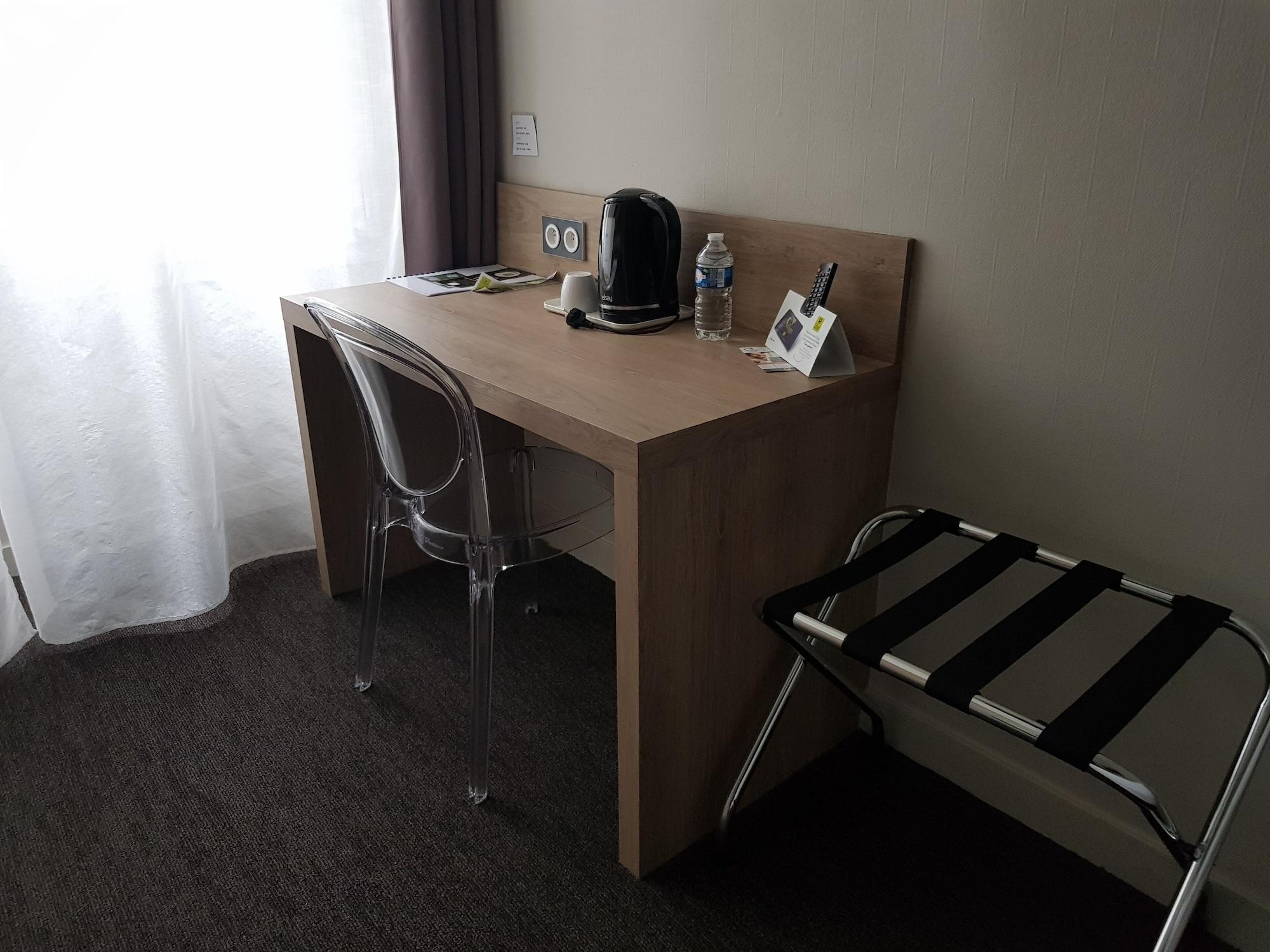 Logis Hotel A La Bonne Auberge Λαβάλ Εξωτερικό φωτογραφία